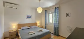 Spacious villa with private pool, sea views, terraces and gardens - Image 5