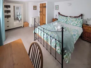 2 bedroom accommodation in Broadstairs - Image 5