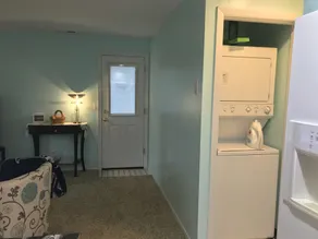 Cozy Everett apartment close to everything - Image 4