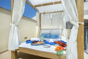 Owl Booking Villa Alvarez - 5 Min Walk to Old Town Center - Image 3