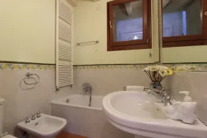 Calicantus, Verona, Pool, Wifi - Image 4