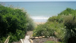 Absolut Paradise Beach House - Image 5