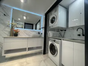 Spectacular Ocean View Apartment at Kings Beach - Image 5