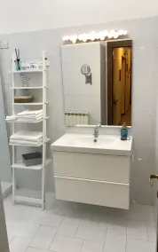 90m² de conforto a poucos passos do lago no centro histórico de Suna - Image 5