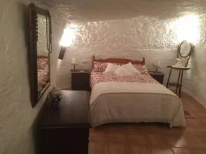 Cave House med en spektakulär utsikt över byn och över till Sagra - Image 4
