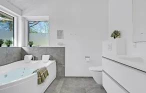 5 Bedroom Lovely Home In Glesborg - Image 2
