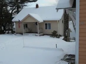 COMFORTABLE YEAR ROUND LAKE FRONT HOME - IN DER NÄHE DES SCHROON LAKE VILLAGE - Image 5