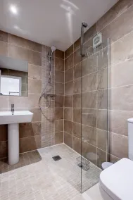 Three Tuns Apartments - Maple - sleeps 2 guests  in 1 bedroom - Image 3