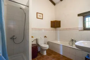 Auténtico cortijo de lujo, piscina privada, magníficas vistas al mar, apto para sillas de ruedas. - Image 3