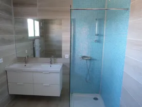 Beachfront villa directly on the beach - Image 3