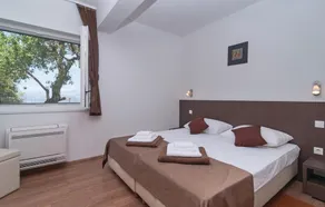 Awesome home in Postira - Image 5