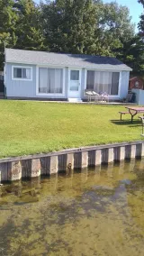 3 bedroom cottage directly on beautiful Silver Lake - Image 4