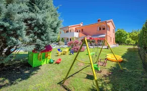 Villa mit Klimaanlage und Pool - Image 2