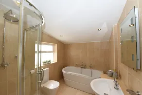 "Honeysuckle House Chester" by Greenstay Serviced Accommodation - Large 3 Bed, 2 Bath House - Sleeps 6 - Private Courtyard - Free Street Parking & WiFi - Near Chester City Centre - Contractors, Business, Families & Long Stays - Image 3