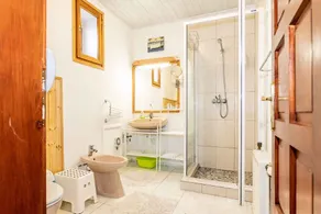 Holiday apartment with fireplace, whirlpool and sauna - Image 4
