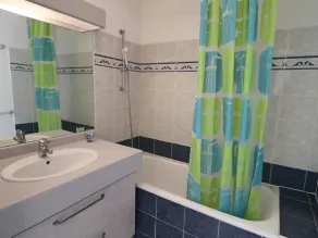 Spacious 60m² rated 3 stars, sea view terrace, near the beach - Image 2