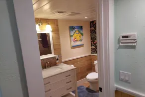 Beautiful Waterfront Hideaway Gem on Bessy Creek w/ Swim Spa, Tiki Bar Boat Lift - Image 4