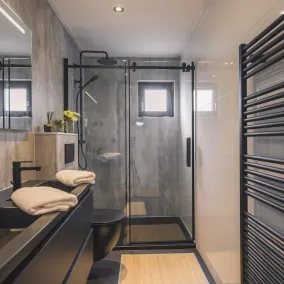 Luxurious detached 4-person villa on the Lower Rhine with plenty of light, a spacious terrace, and every comfort for a relaxing stay. The ideal base to enjoy peace, nature, and water together. - Image 2