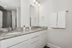 LUXURY TOWNHOME NEAR DOWNTOWN AND PENSACOLA BEACH - Image 2