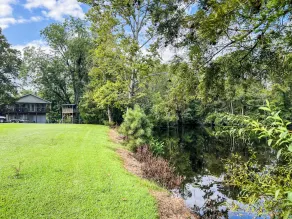 Reel'em Inn is  a cozy river front fishing cottage on the Cashie River. - Image 4