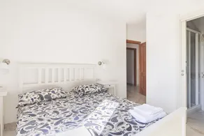 Apartment with private garden and pool - Image 5