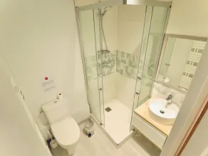 Spacious apartment for 10 with wifi and parking in Courchevel - Image 3