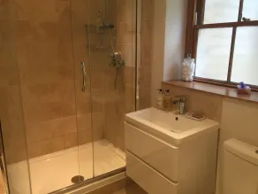 STUNNING COACH HOUSE 10 MINUTE BATH, SLEEPS 8, OPEN FIRE & TABLE TENNIS - Image 3