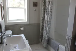 4-bedroom house in Stanhope - walk to the beach! - Image 2
