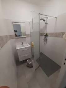 Hus, pool, oase af fred - Image 3