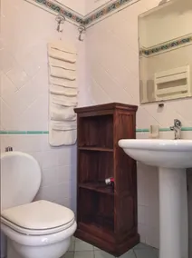 Elegant apartment in a typical district in the center, but outside the chaos of the city, overlooking a small square with a large orange tree. Stately home Dimora types - Image 4