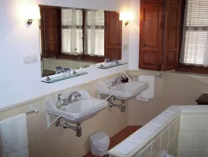 Elegant Manor House near Alcalá del Jucar with Piano. - Image 3