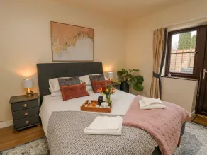 THE SEARLE, pet friendly, character holiday cottage in Rhayader - Image 5