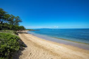 Waiohuli Beach Hale Ocean View Condos with Parking - Image 3