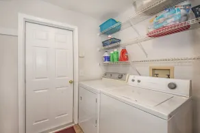 New Inside, Large family home! Furnished w/utils, stay 1-6 months. - Image 2