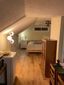 Quaint Studio Space, right next to Macalester College, 5 miles uptown/downtown - Image 4