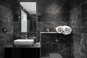 2 Bedrooms Prime Location in Yafo Fully Equipped - Image 2