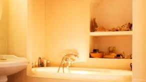 Beautiful Provençal manor house in award winning vineyard - Image 5