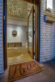 Architectural gem with treetop view & SwimSpa 6min to Bishop Arts, 15 to Downtow - Image 3