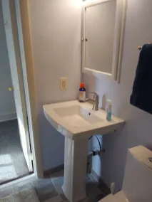 Sunlight 2BR townhouse w/ private parking in Downtown Frederick - Image 4