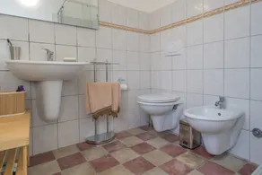 Apartment 'Appartamento Sole' with Shared Garden, Wi-Fi, and Air Conditioning - Image 3