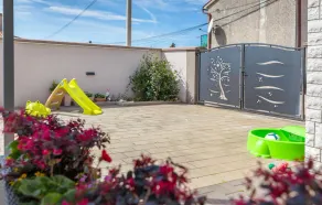 Amazing Home In Marcana With Jacuzzi - Image 3