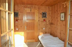 Udenfor: 6 værelse chalet, beliggende på den gamle landsbyvej, krydsende balkon, til 10 pers - Image 3