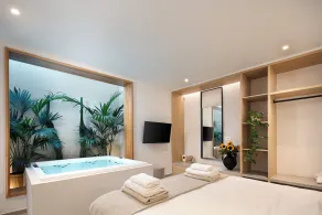 Stunning sea views, 450m from a sandy beach, heated pool, playroom and hot tub! - Image 5