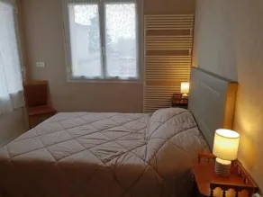 Apartamento funcional con terraza, bicicletas y baby-foot para disfrutar del arte y la tradición local - Image 3
