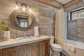 SkyRun Cabin - Stunning Mountain Views & Fire Pit - Image 3