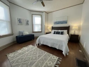 Your Hyde Park Retreat – Pet-Friendly, Walkable, Sleeps 6 - Image 5