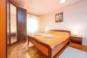 House Rose - Image 5
