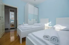 Apartamento con piscina, barbacoa y jacuzzi | Vistas a la piscina - Image 3