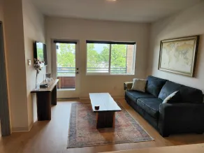 Downtown Bozeman, 1 bedroom condo with extra Murphy bed or office space. - Image 5