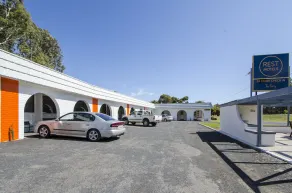 Rest Motels - Image 4
